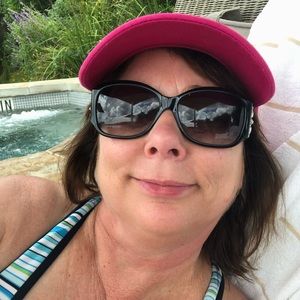 Meet your Posher, Christy